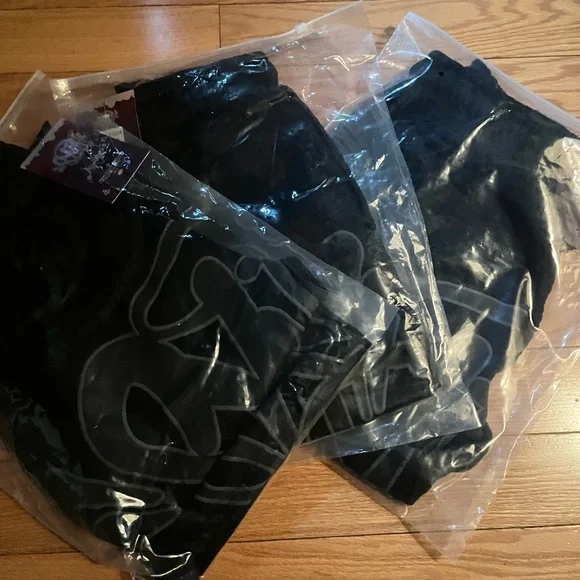 Bape tee’s, Syna shorts, Denim Tear shorts. - Picture 4 of 9